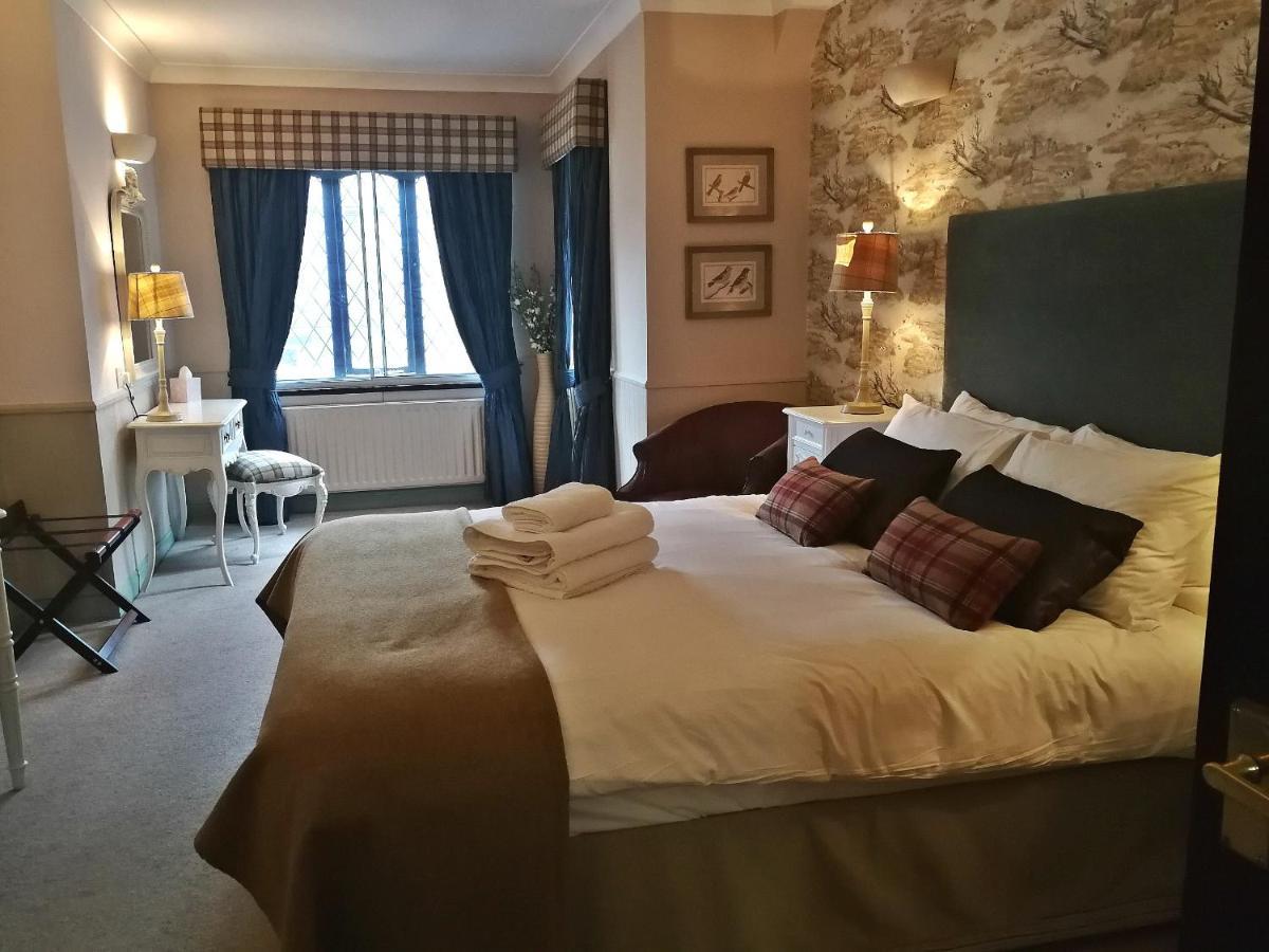 The Red Lion Hawkshaw Hotel Bury  Bagian luar foto