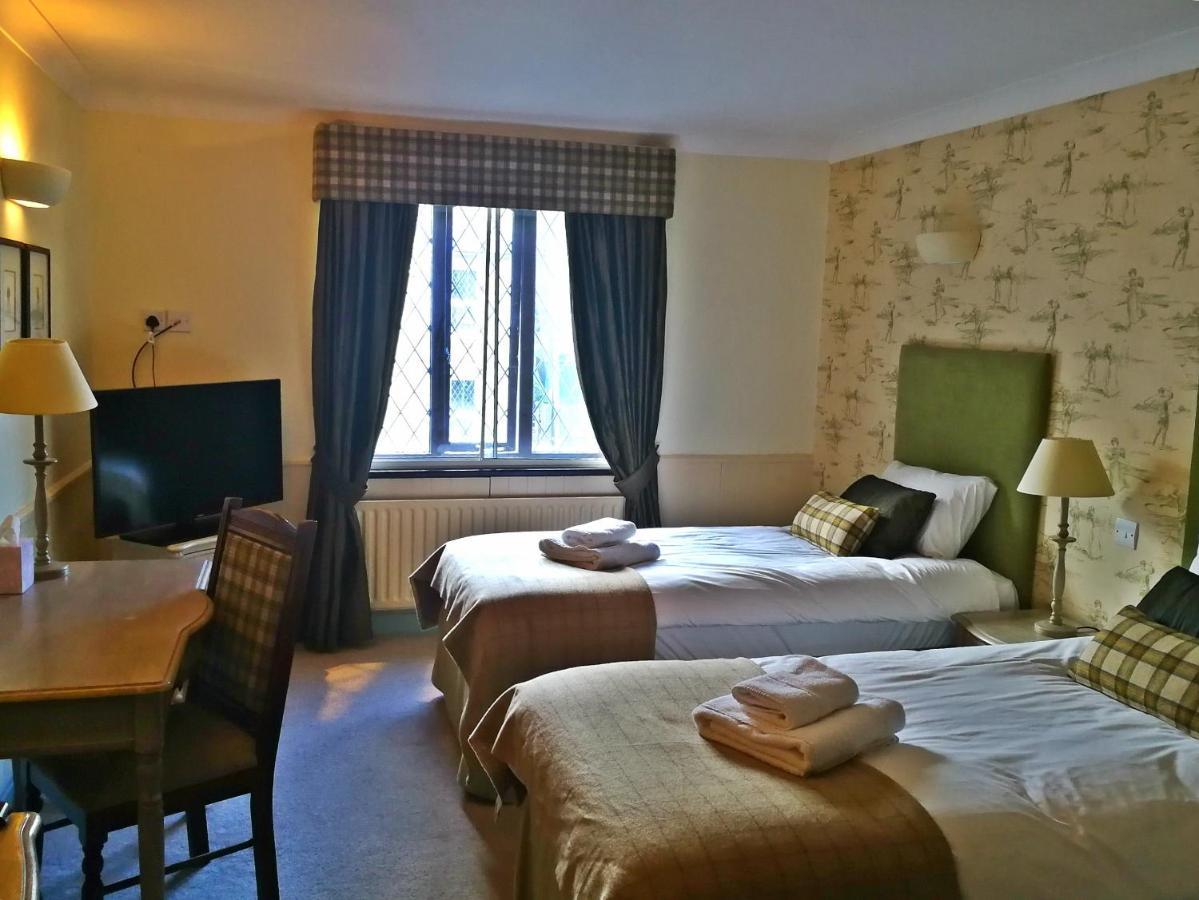 The Red Lion Hawkshaw Hotel Bury  Bagian luar foto
