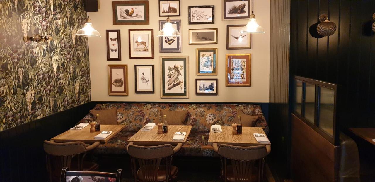 The Red Lion Hawkshaw Hotel Bury  Bagian luar foto