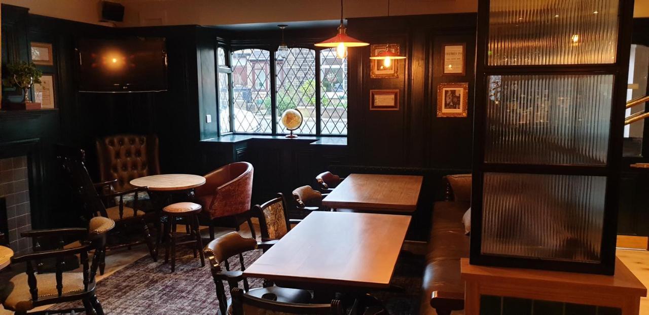 The Red Lion Hawkshaw Hotel Bury  Bagian luar foto