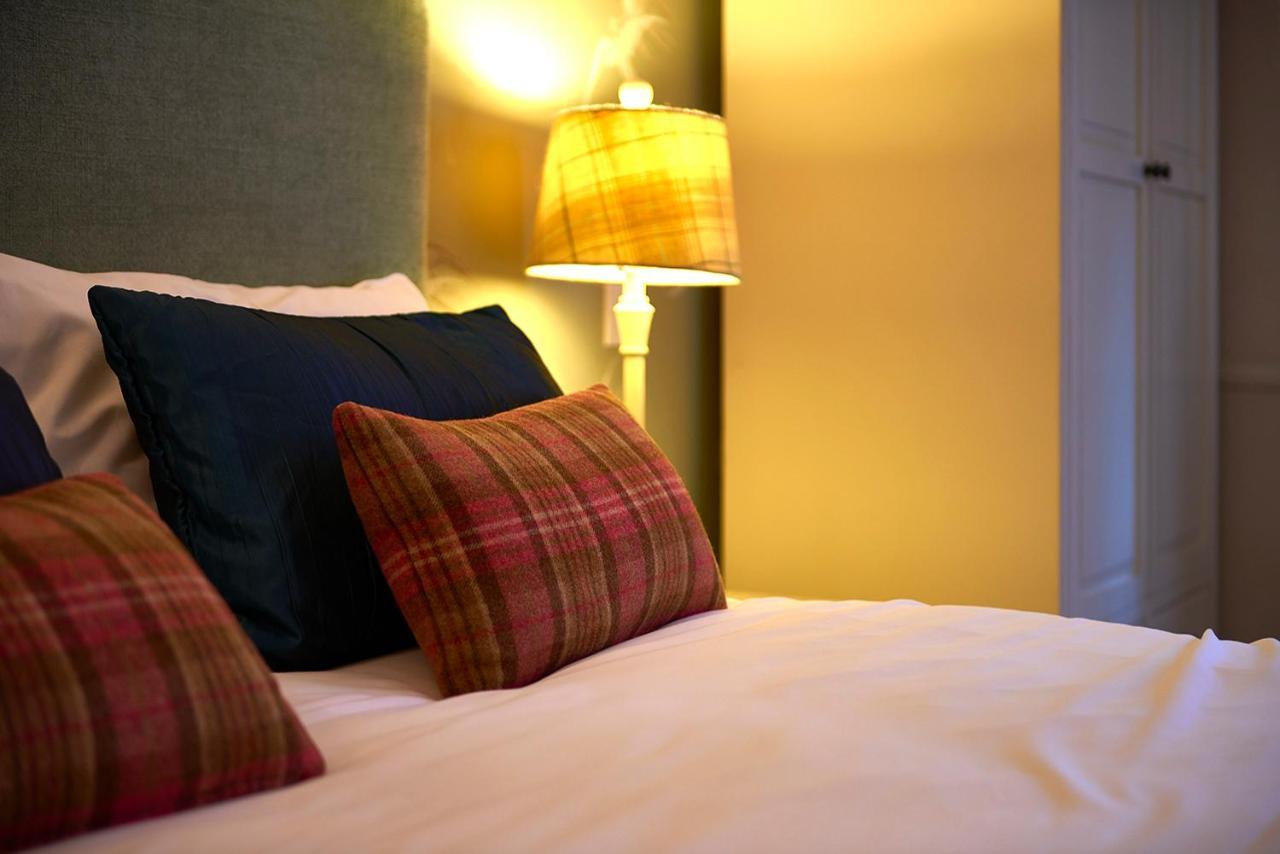 The Red Lion Hawkshaw Hotel Bury  Bagian luar foto