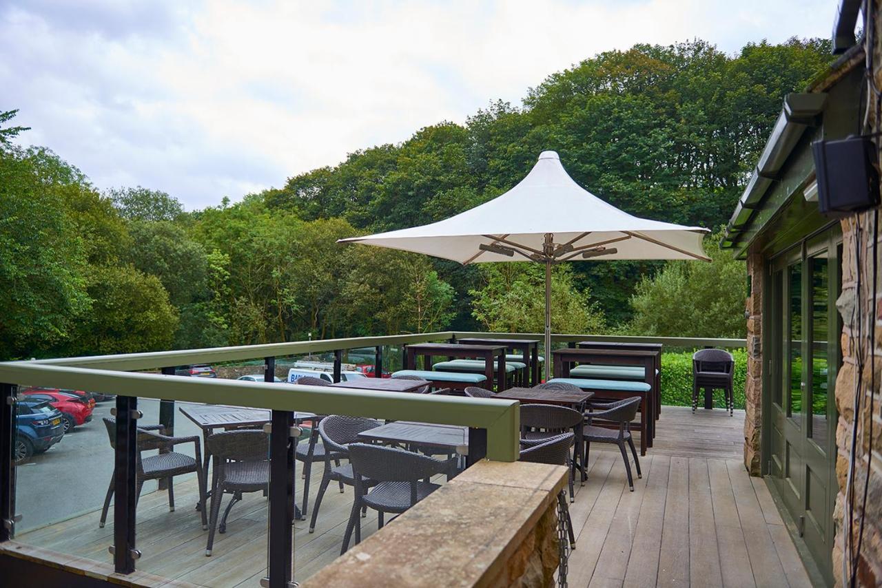 The Red Lion Hawkshaw Hotel Bury  Bagian luar foto