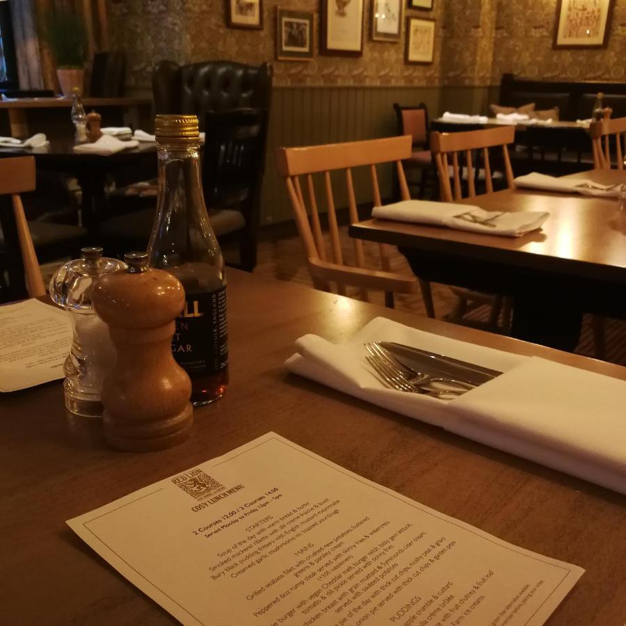 The Red Lion Hawkshaw Hotel Bury  Bagian luar foto