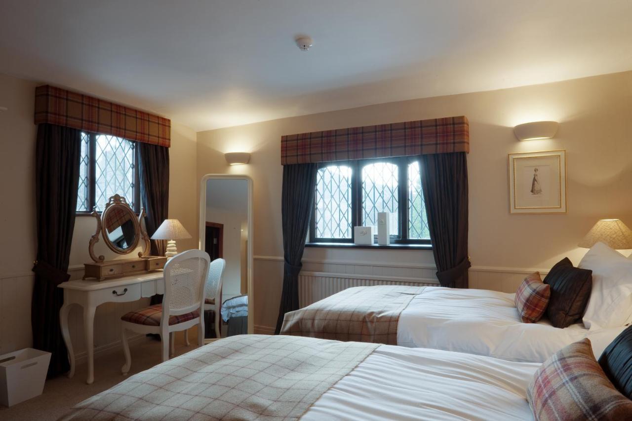 The Red Lion Hawkshaw Hotel Bury  Bagian luar foto
