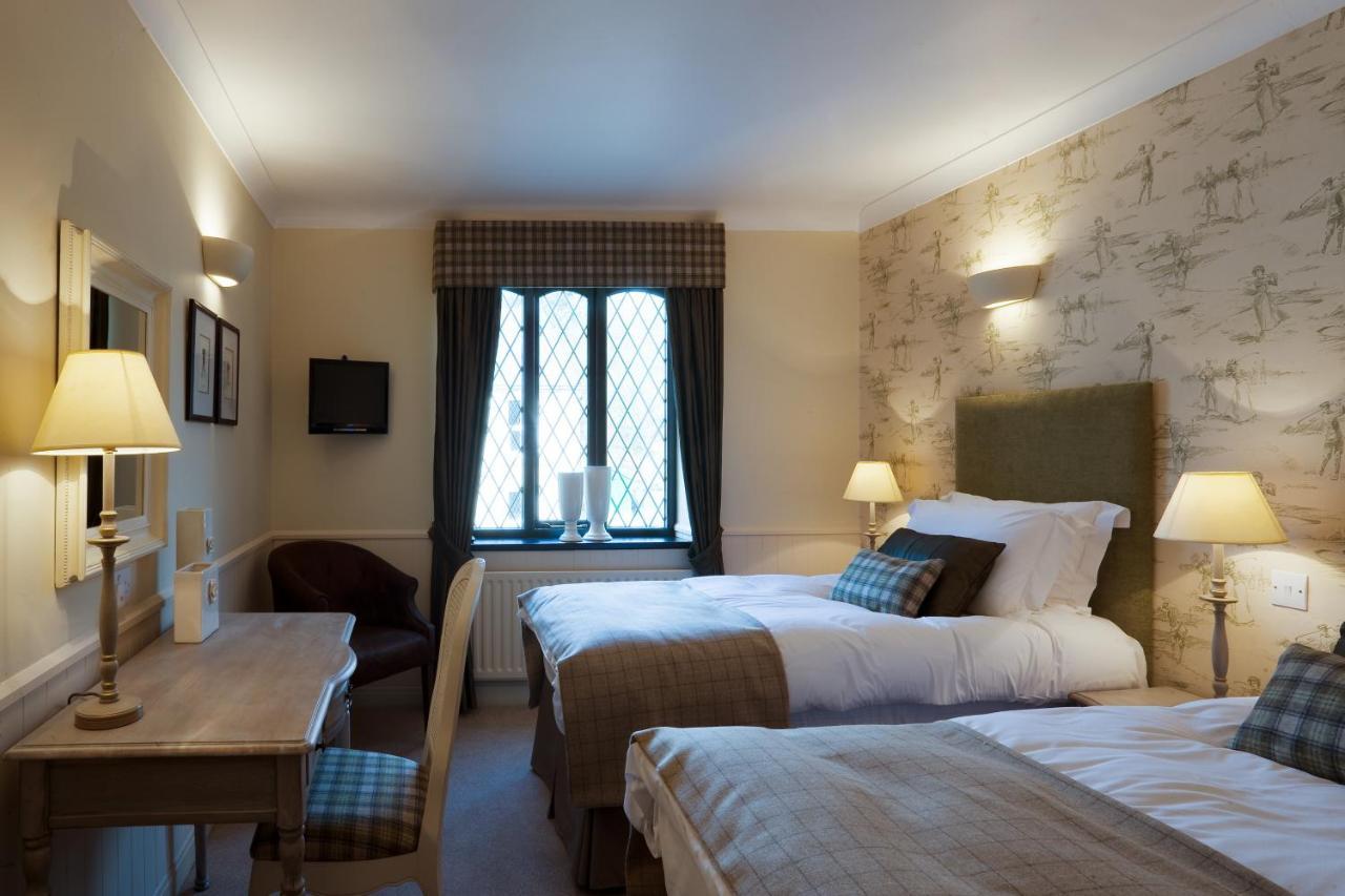 The Red Lion Hawkshaw Hotel Bury  Bagian luar foto