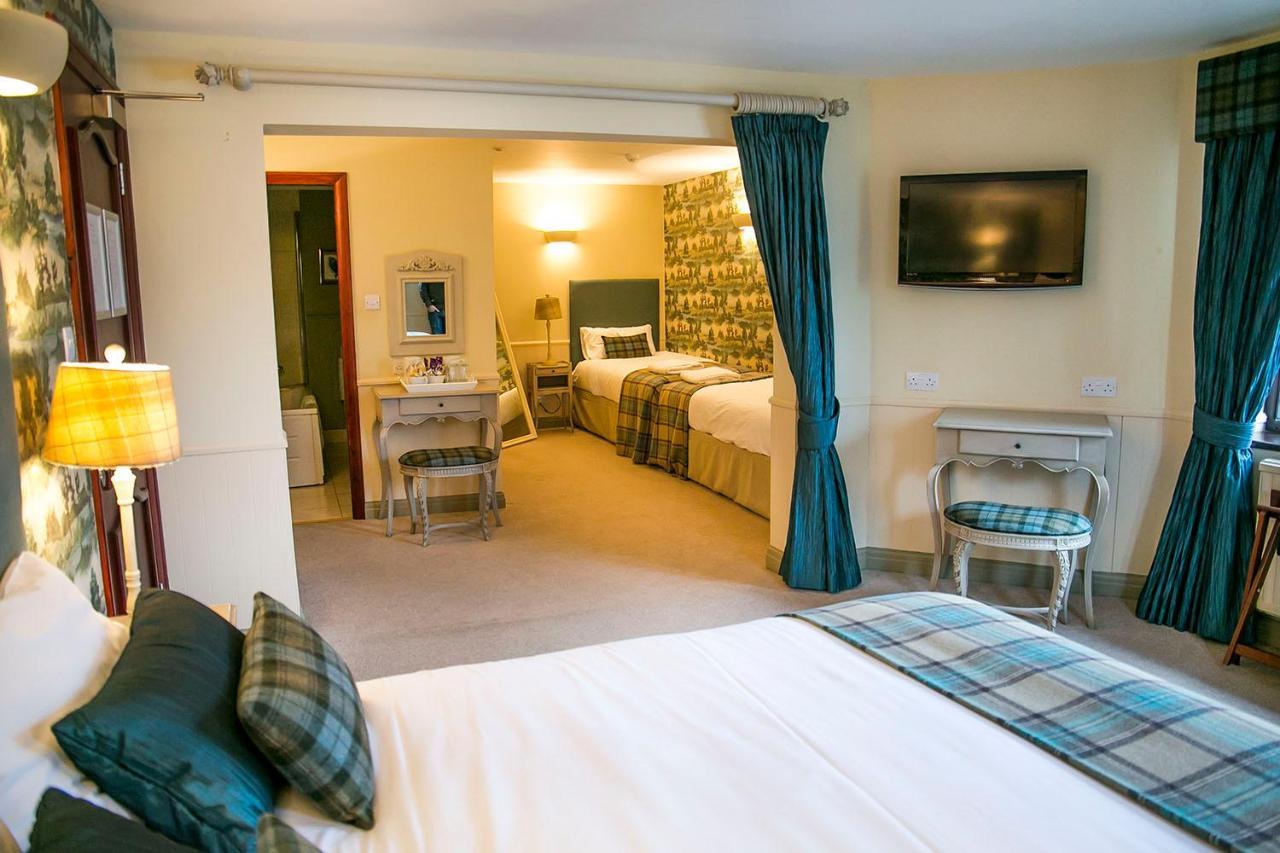 The Red Lion Hawkshaw Hotel Bury  Bagian luar foto
