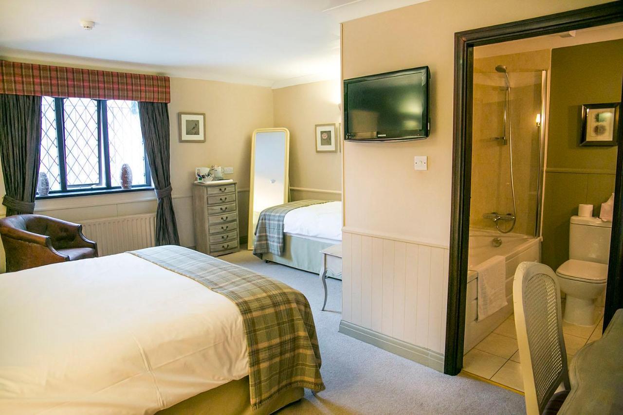 The Red Lion Hawkshaw Hotel Bury  Bagian luar foto