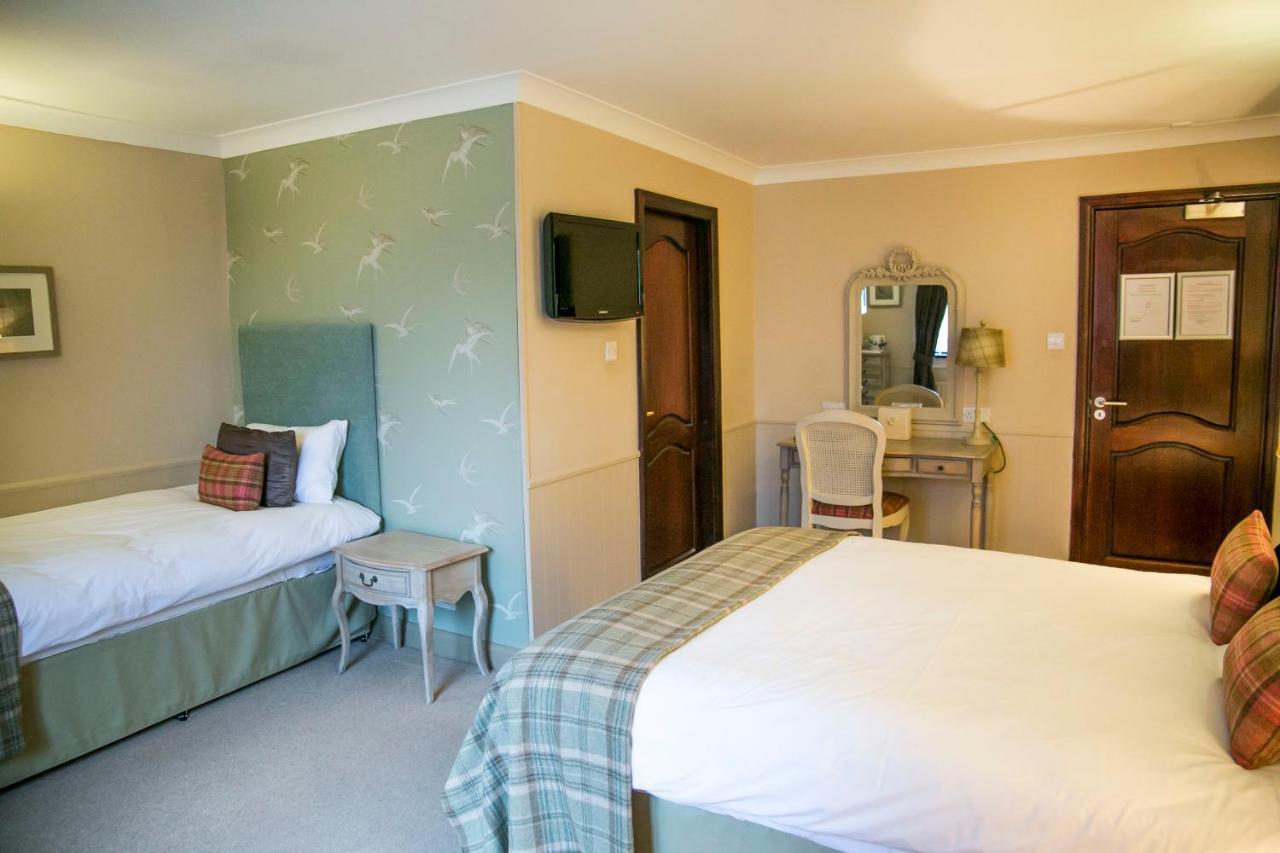 The Red Lion Hawkshaw Hotel Bury  Bagian luar foto