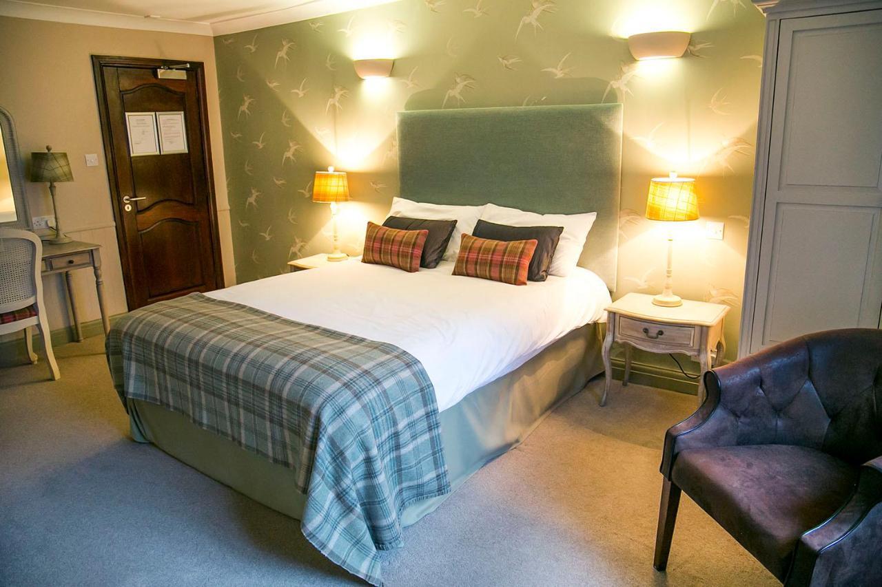 The Red Lion Hawkshaw Hotel Bury  Bagian luar foto